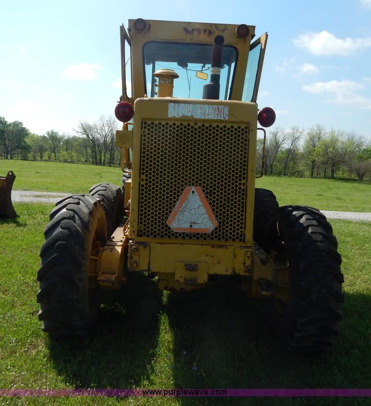 image for item G3161 1974 Caterpillar 120G motor grader