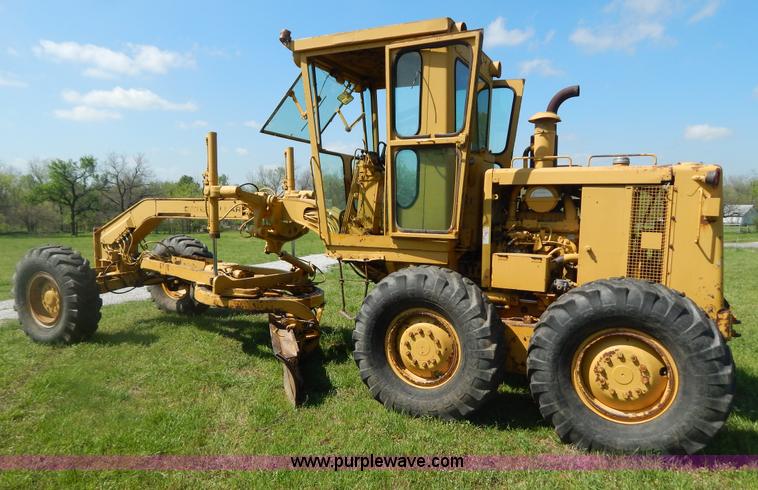 image for item G3161 1974 Caterpillar 120G motor grader