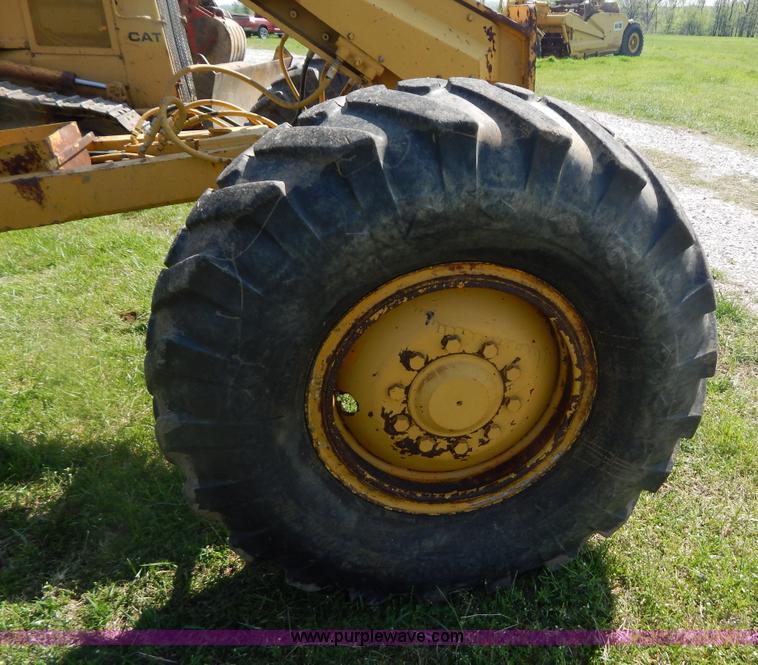 image for item G3161 1974 Caterpillar 120G motor grader