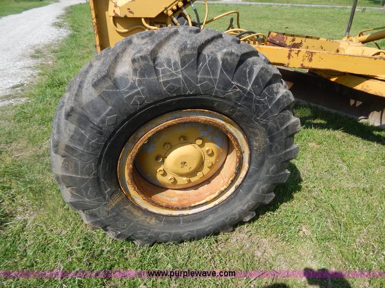 image for item G3161 1974 Caterpillar 120G motor grader