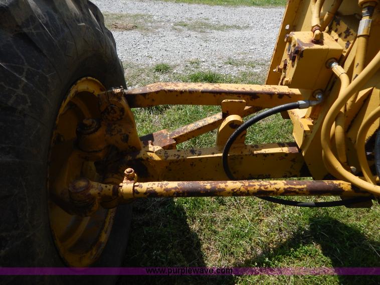 image for item G3161 1974 Caterpillar 120G motor grader
