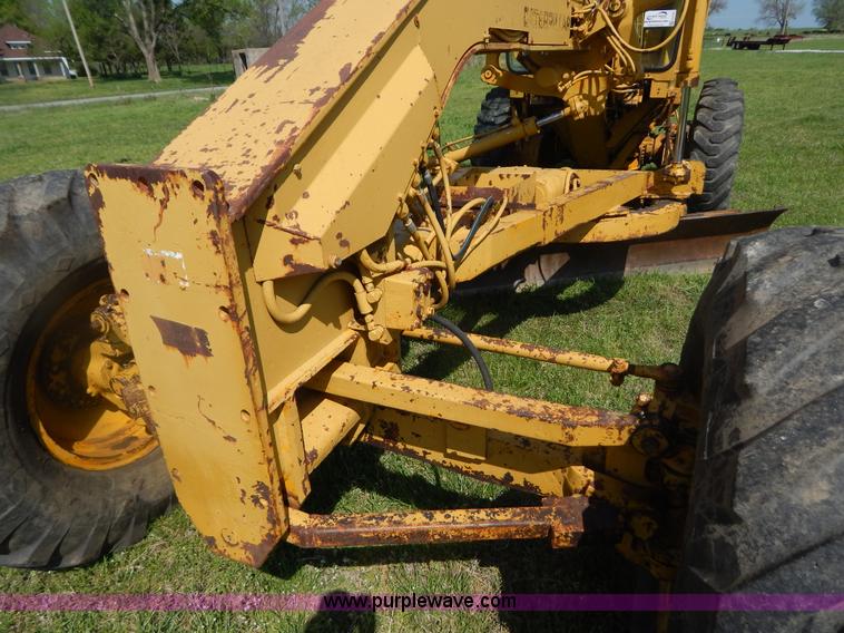 image for item G3161 1974 Caterpillar 120G motor grader