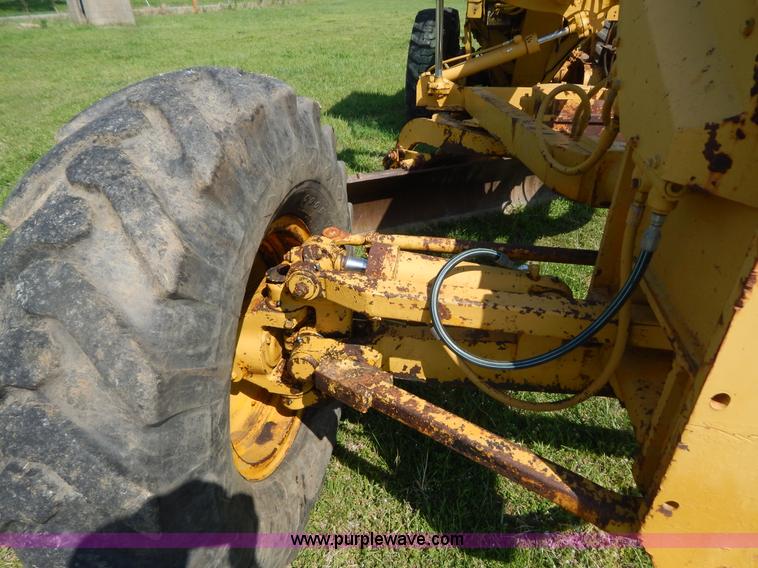 image for item G3161 1974 Caterpillar 120G motor grader