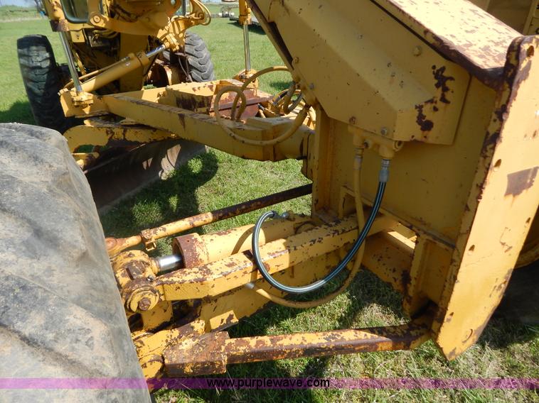 image for item G3161 1974 Caterpillar 120G motor grader