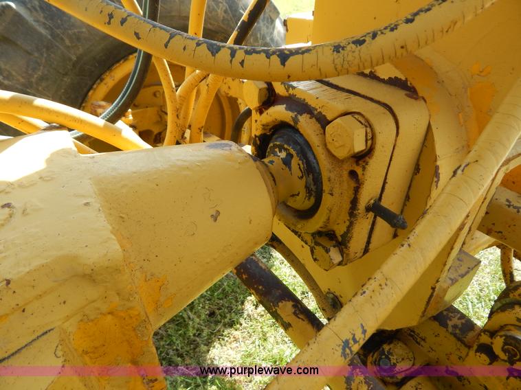 image for item G3161 1974 Caterpillar 120G motor grader