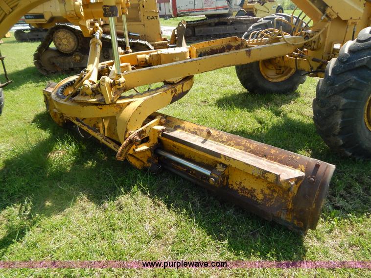 image for item G3161 1974 Caterpillar 120G motor grader
