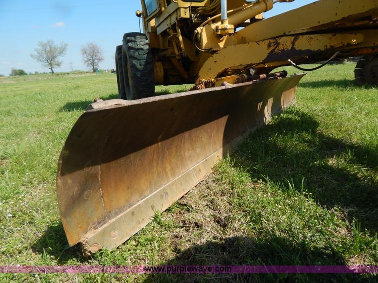 image for item G3161 1974 Caterpillar 120G motor grader