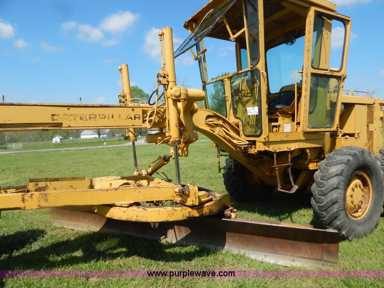 image for item G3161 1974 Caterpillar 120G motor grader