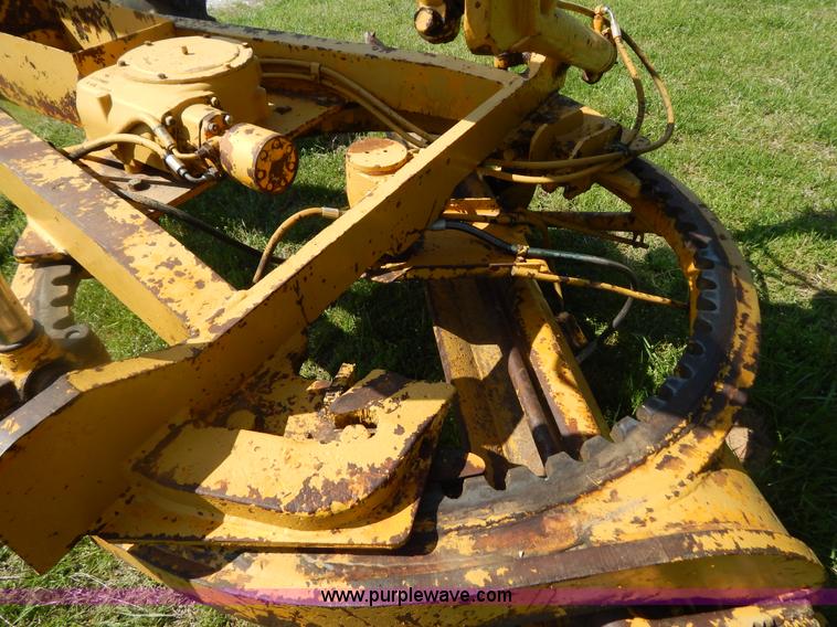 image for item G3161 1974 Caterpillar 120G motor grader