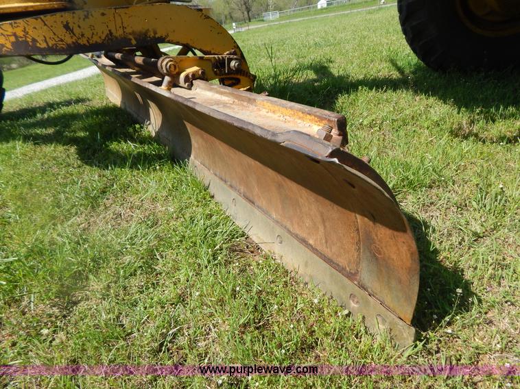 image for item G3161 1974 Caterpillar 120G motor grader