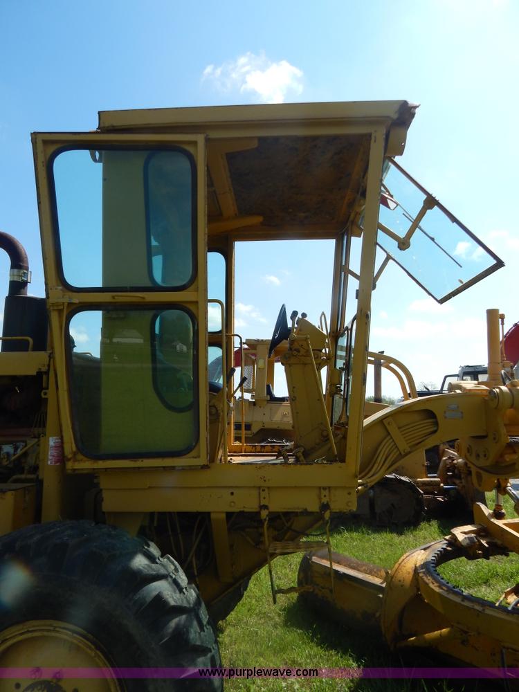 image for item G3161 1974 Caterpillar 120G motor grader