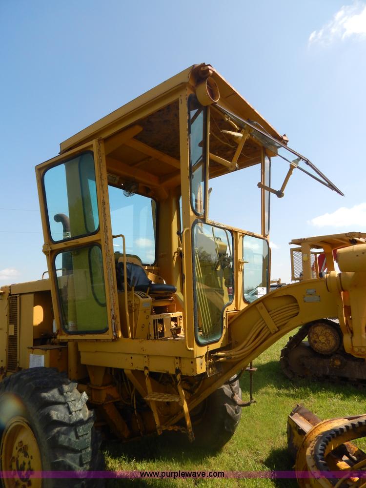 image for item G3161 1974 Caterpillar 120G motor grader