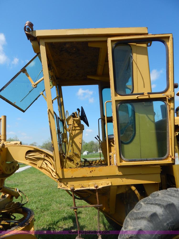 image for item G3161 1974 Caterpillar 120G motor grader