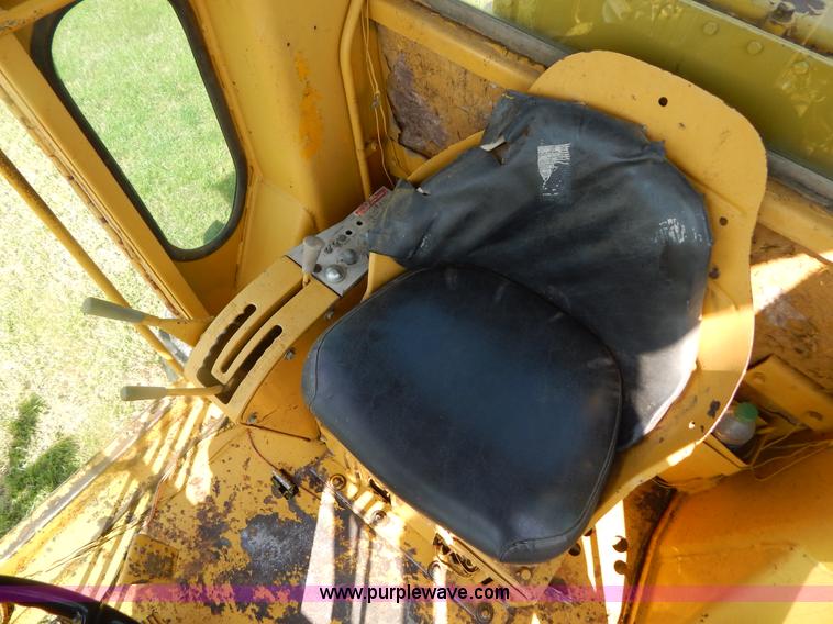 image for item G3161 1974 Caterpillar 120G motor grader