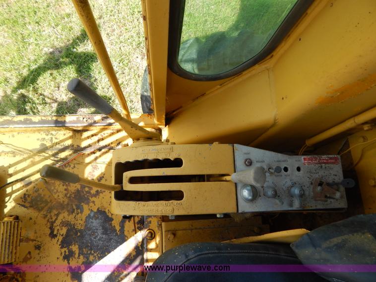 image for item G3161 1974 Caterpillar 120G motor grader