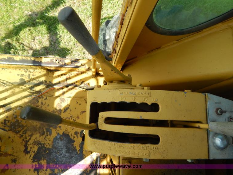 image for item G3161 1974 Caterpillar 120G motor grader