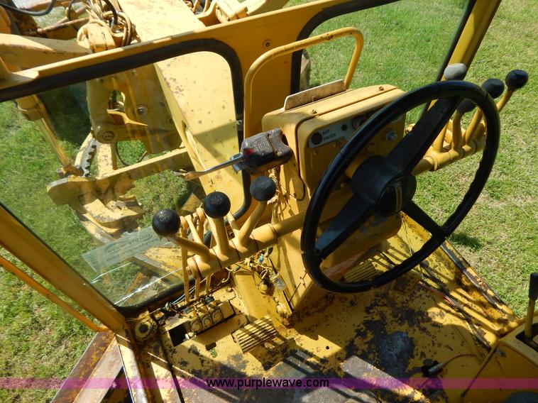 image for item G3161 1974 Caterpillar 120G motor grader