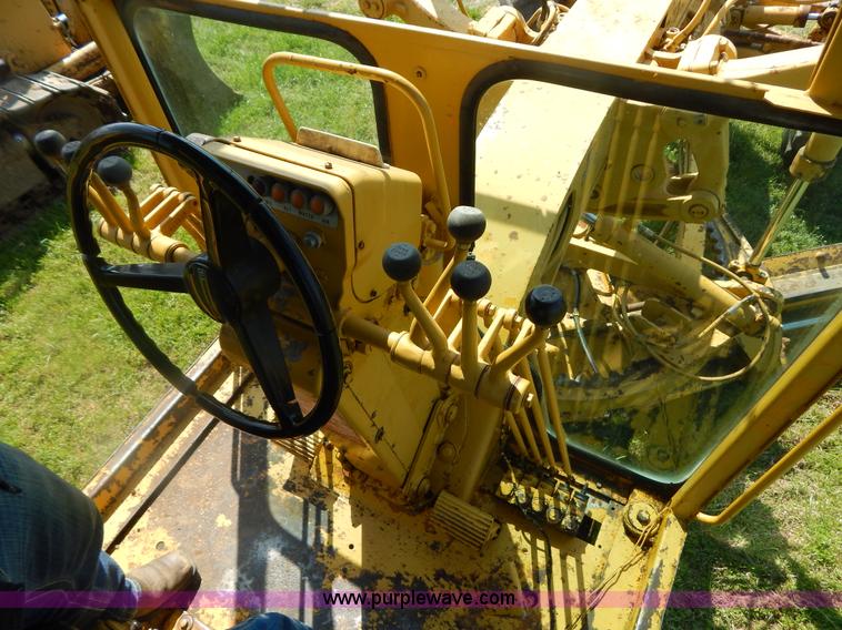 image for item G3161 1974 Caterpillar 120G motor grader