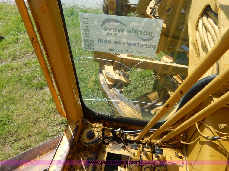 image for item G3161 1974 Caterpillar 120G motor grader