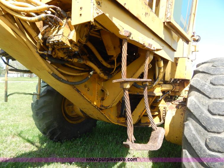 image for item G3161 1974 Caterpillar 120G motor grader
