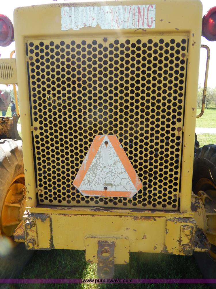 image for item G3161 1974 Caterpillar 120G motor grader
