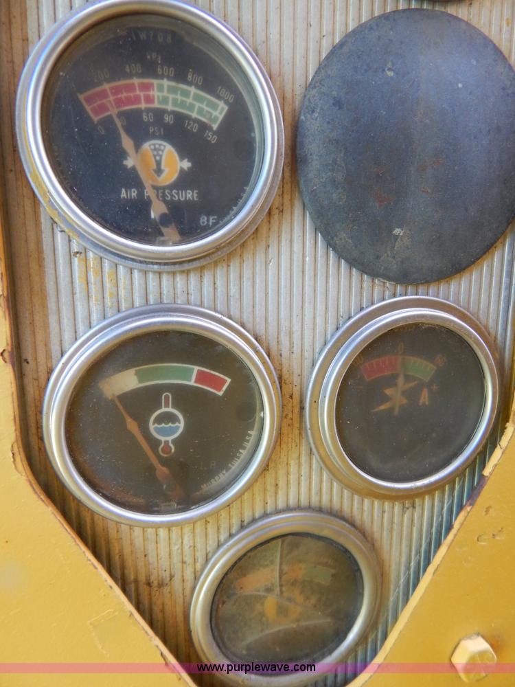 image for item G3161 1974 Caterpillar 120G motor grader