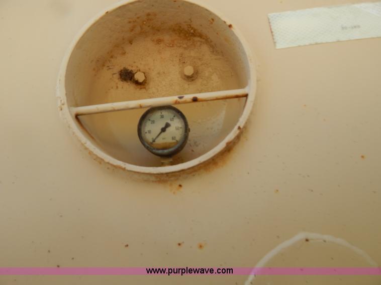 image for item G3162 1969 Gorbet 7,730 gallon water trailer