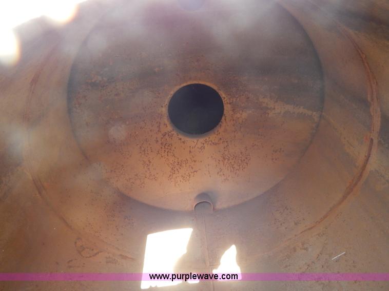 image for item G3162 1969 Gorbet 7,730 gallon water trailer