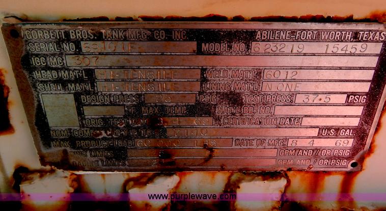 image for item G3162 1969 Gorbet 7,730 gallon water trailer