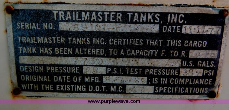 image for item G3162 1969 Gorbet 7,730 gallon water trailer