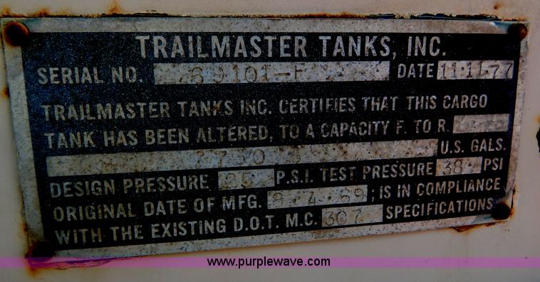 image for item G3162 1969 Gorbet 7,730 gallon water trailer