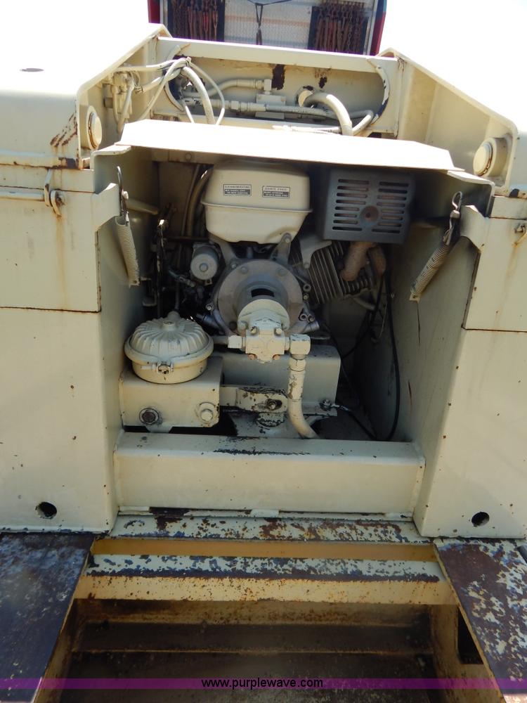 image for item G3163 1995 53' triple axle lowboy trailer