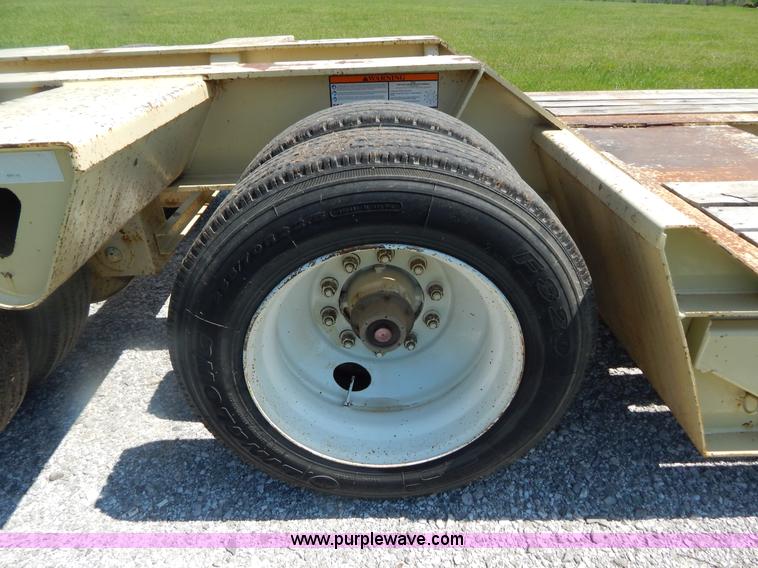 image for item G3163 1995 53' triple axle lowboy trailer