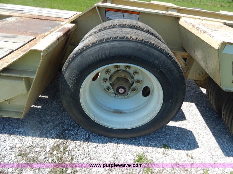 image for item G3163 1995 53' triple axle lowboy trailer