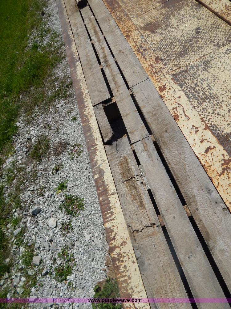 image for item G3163 1995 53' triple axle lowboy trailer