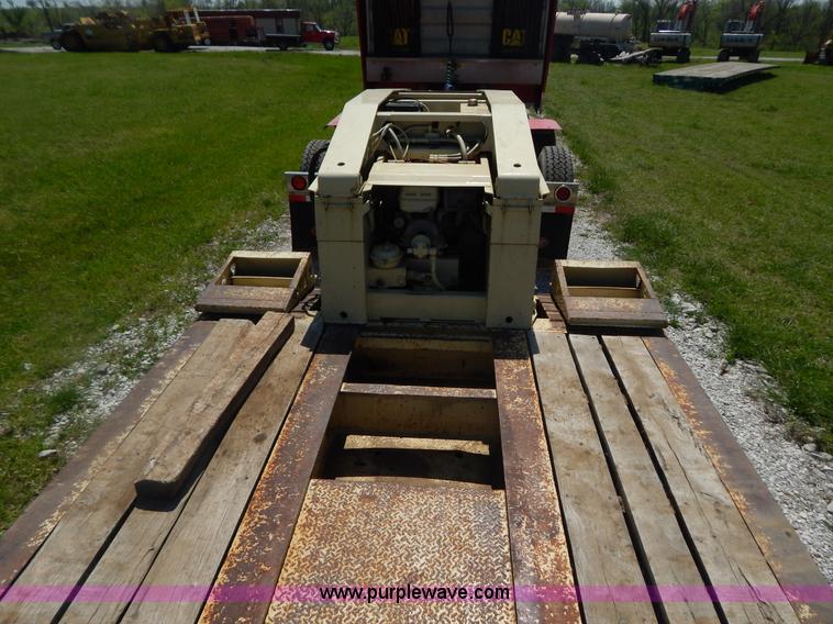 image for item G3163 1995 53' triple axle lowboy trailer