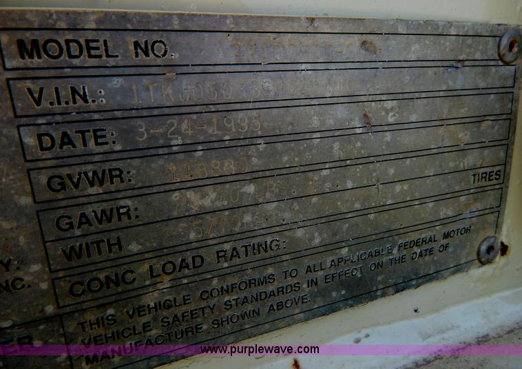 image for item G3163 1995 53' triple axle lowboy trailer