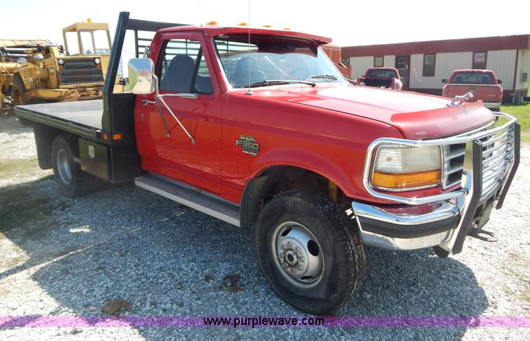 image for item G3165 1997 Ford F350 XL flatbed truck