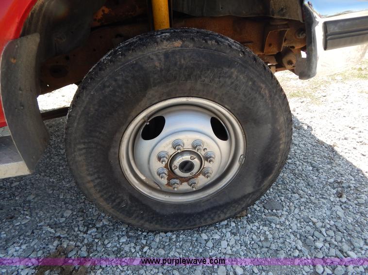 image for item G3165 1997 Ford F350 XL flatbed truck