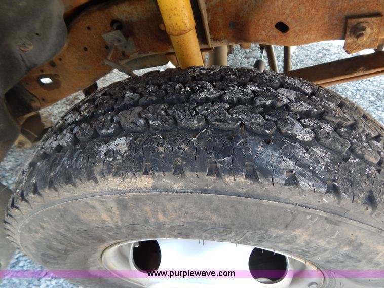 image for item G3165 1997 Ford F350 XL flatbed truck