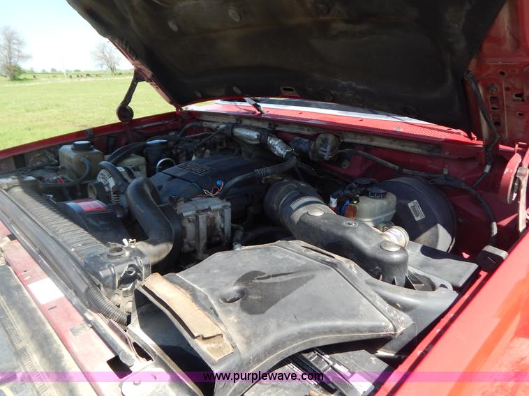 image for item G3165 1997 Ford F350 XL flatbed truck