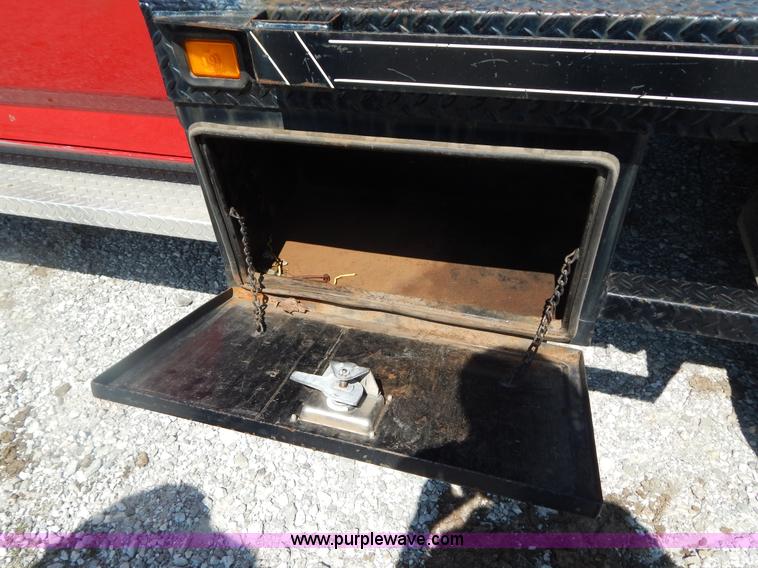 image for item G3165 1997 Ford F350 XL flatbed truck