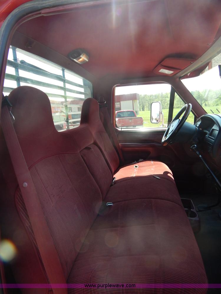 image for item G3165 1997 Ford F350 XL flatbed truck