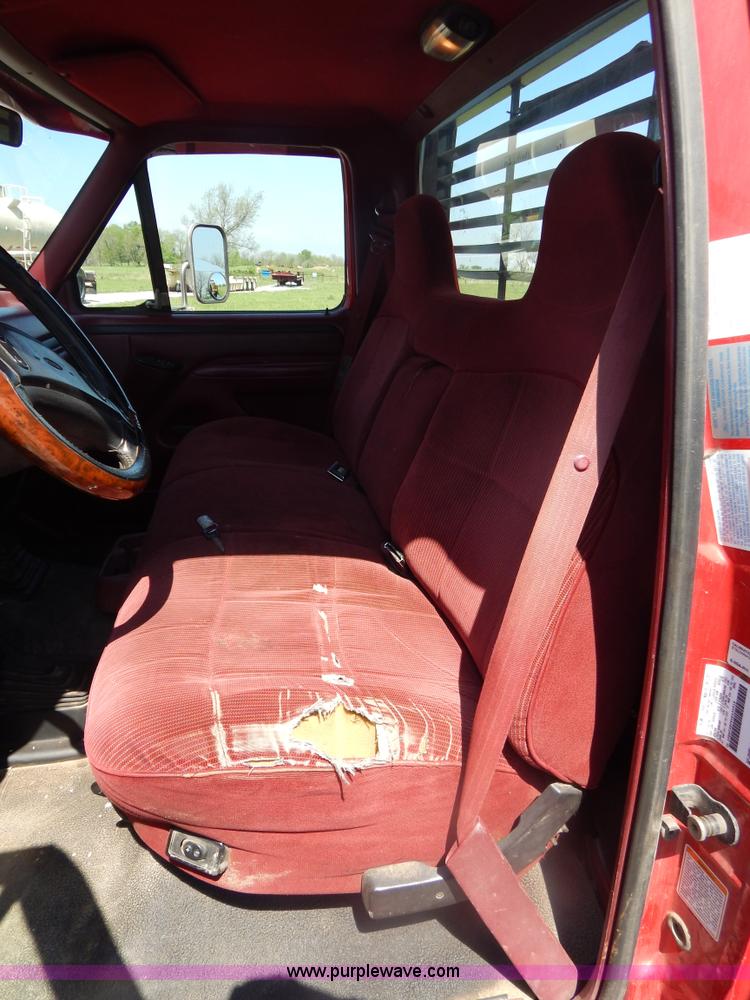 image for item G3165 1997 Ford F350 XL flatbed truck