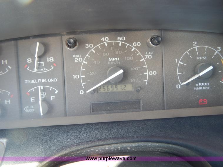 image for item G3165 1997 Ford F350 XL flatbed truck