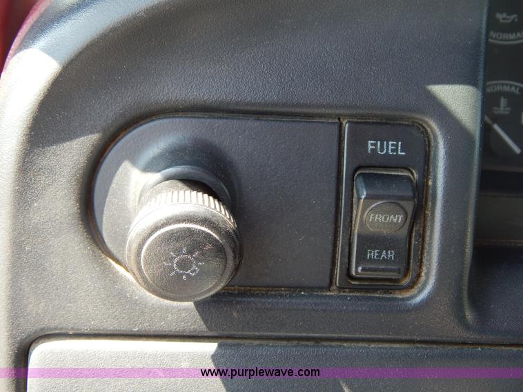 image for item G3165 1997 Ford F350 XL flatbed truck