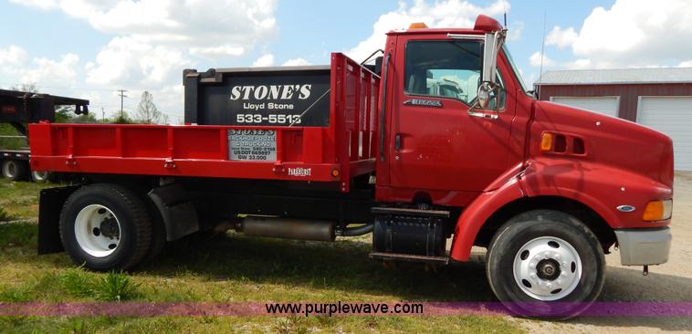 image for item G3166 1997 Ford A9513 AeroMax 113 dump truck