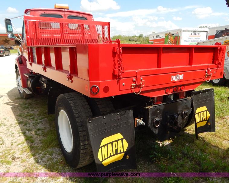 image for item G3166 1997 Ford A9513 AeroMax 113 dump truck