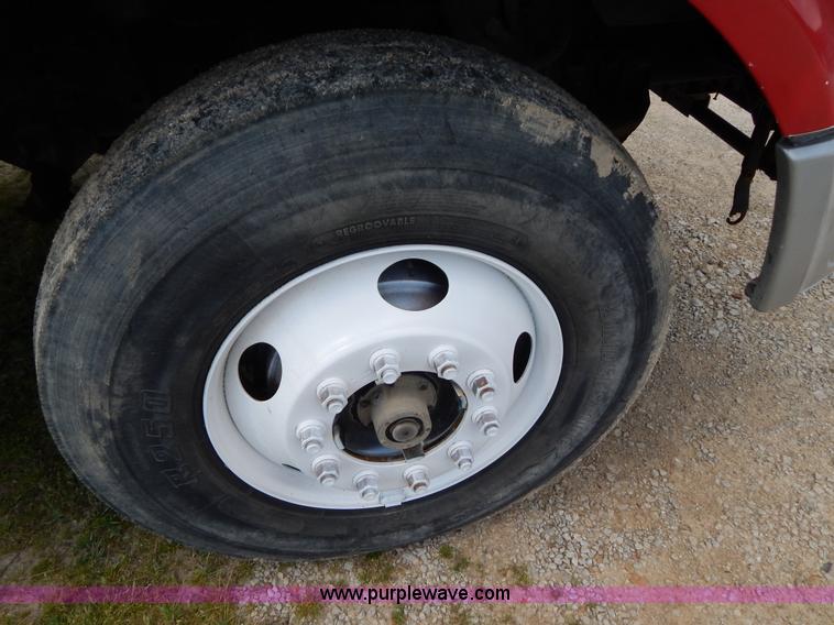 image for item G3166 1997 Ford A9513 AeroMax 113 dump truck