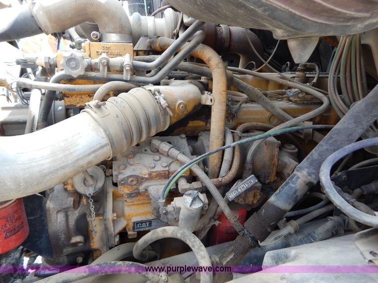 image for item G3166 1997 Ford A9513 AeroMax 113 dump truck